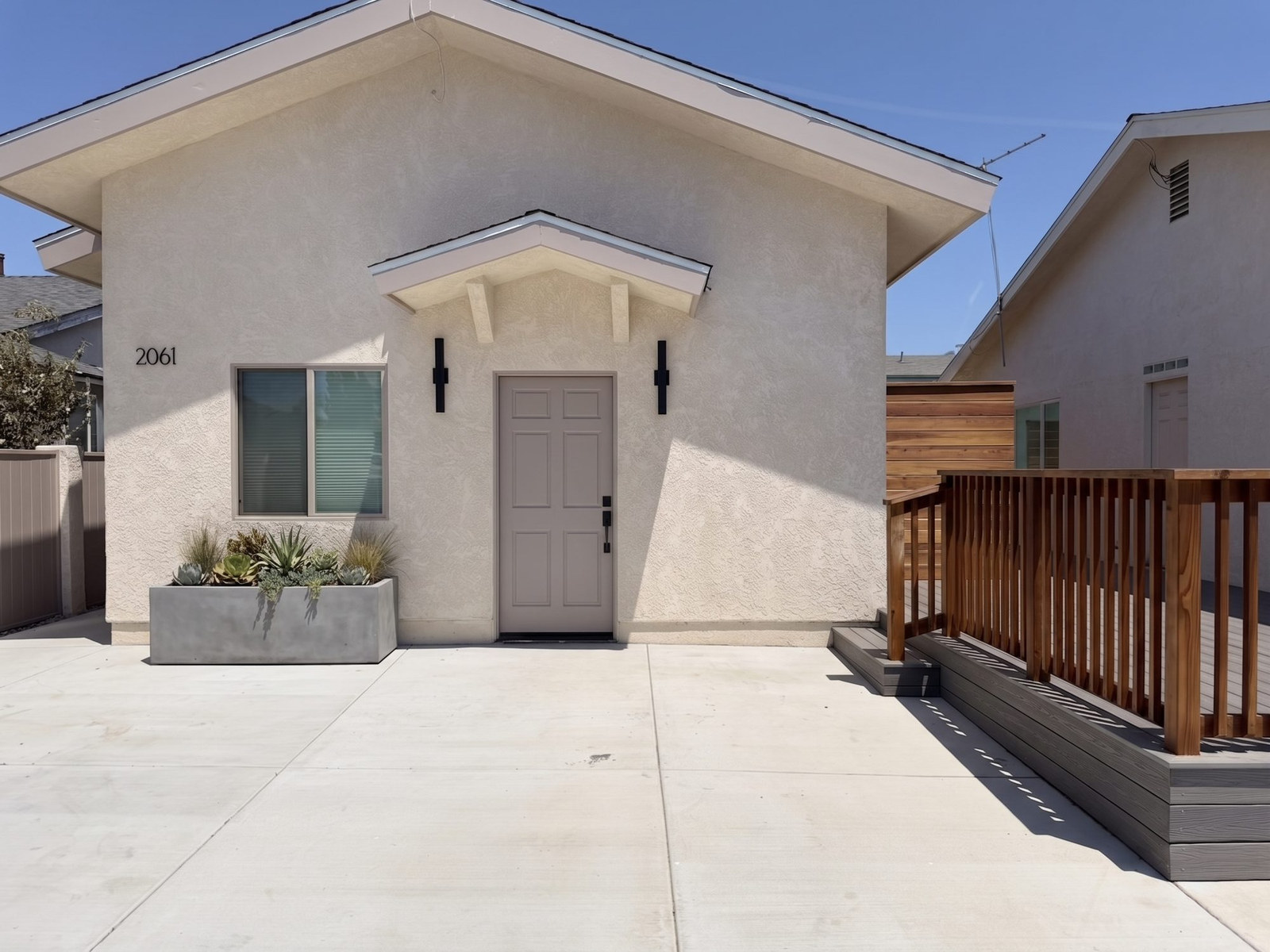 Bayersdorff ADU entry and deck, Torrance