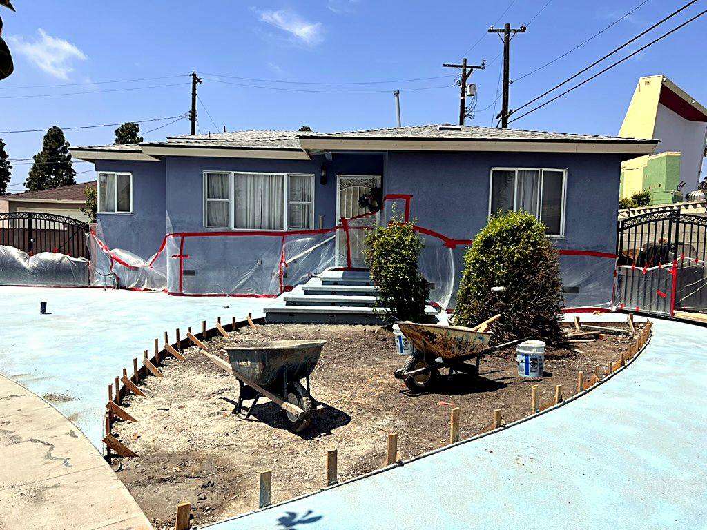 Curved concrete formwork, Trimper Residence
